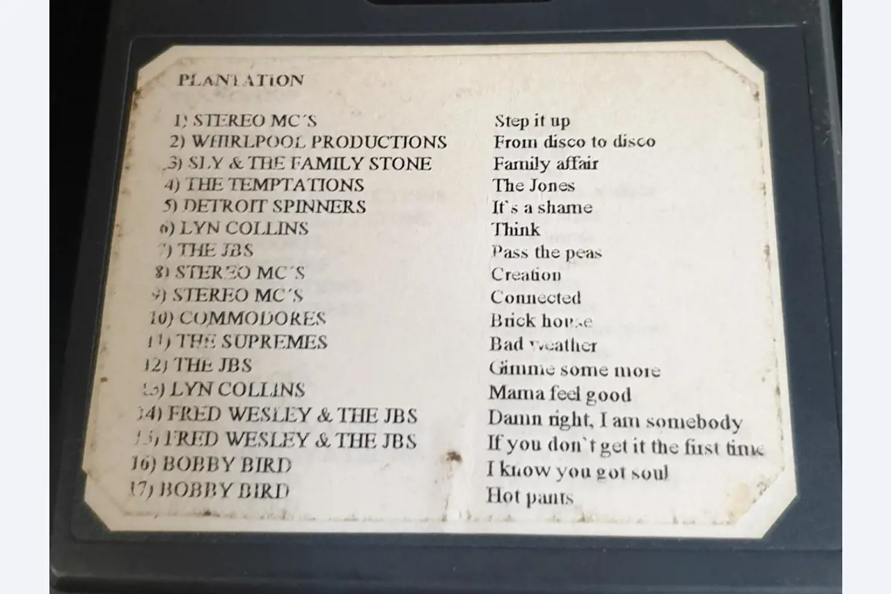 strojní a provozní vybavení jídelen / stravovacích zařízení / a dílen-16