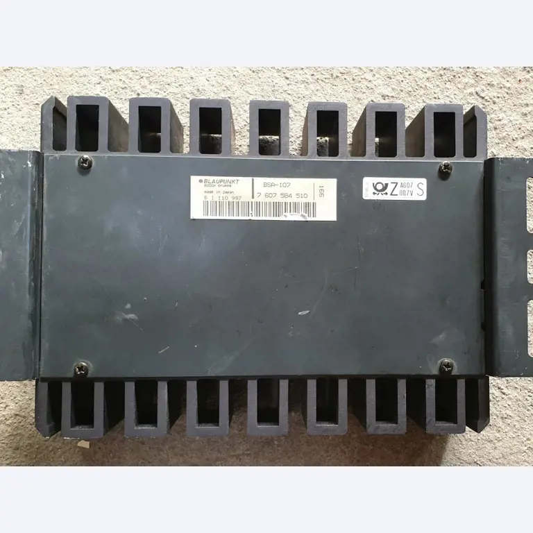 strojní a provozní vybavení jídelen / stravovacích zařízení / a dílen-4