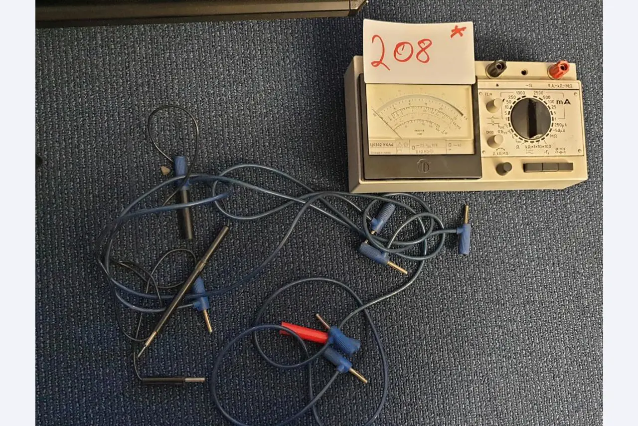 strojní a provozní vybavení jídelen / stravovacích zařízení / a dílen-4