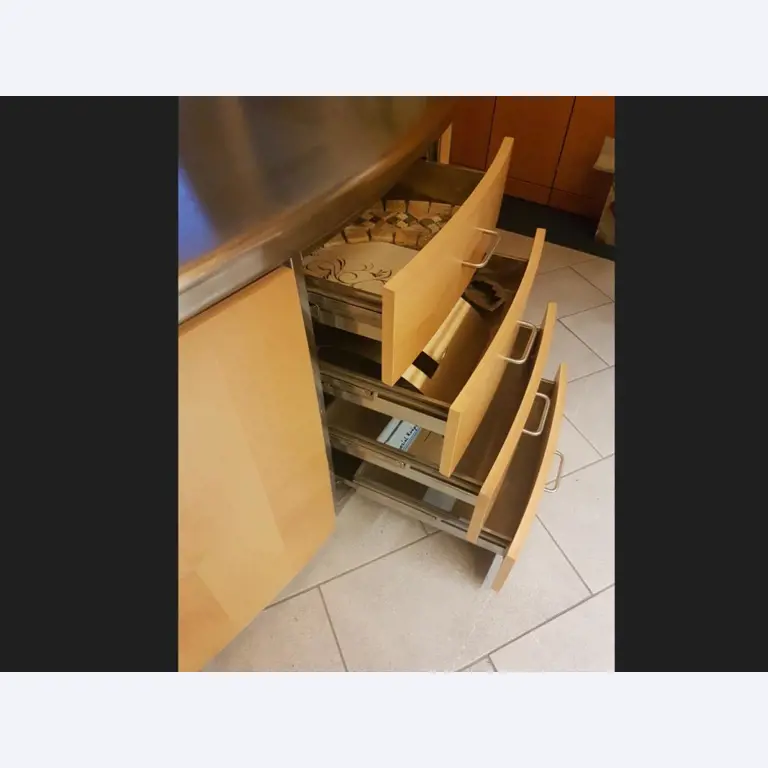 strojní a provozní vybavení jídelen / stravovacích zařízení / a dílen-4