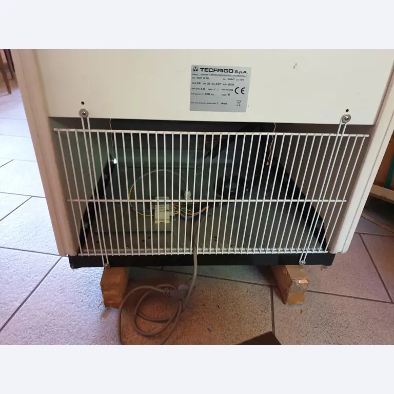 strojní a provozní vybavení jídelen / stravovacích zařízení / a dílen-3