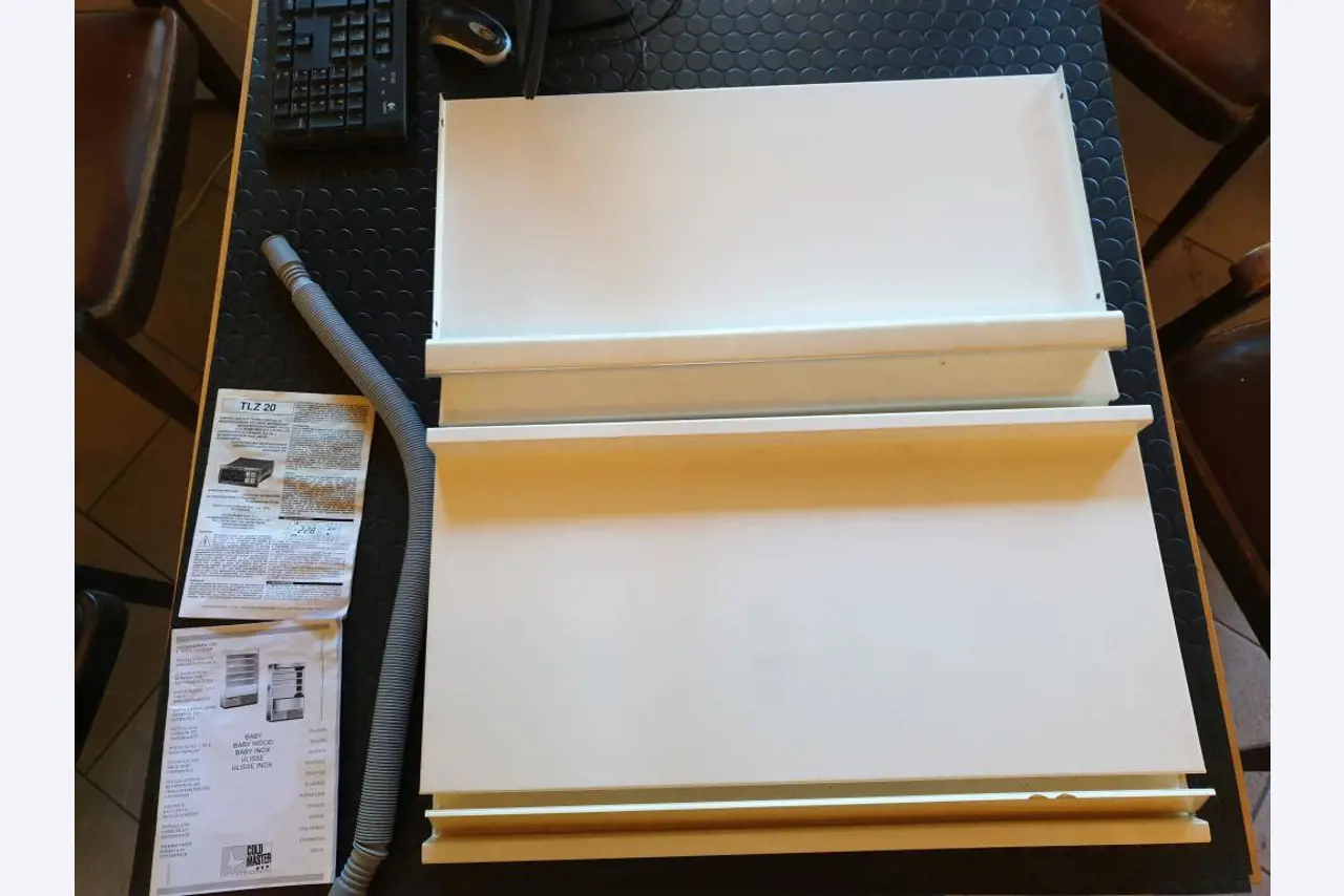 strojní a provozní vybavení jídelen / stravovacích zařízení / a dílen-6