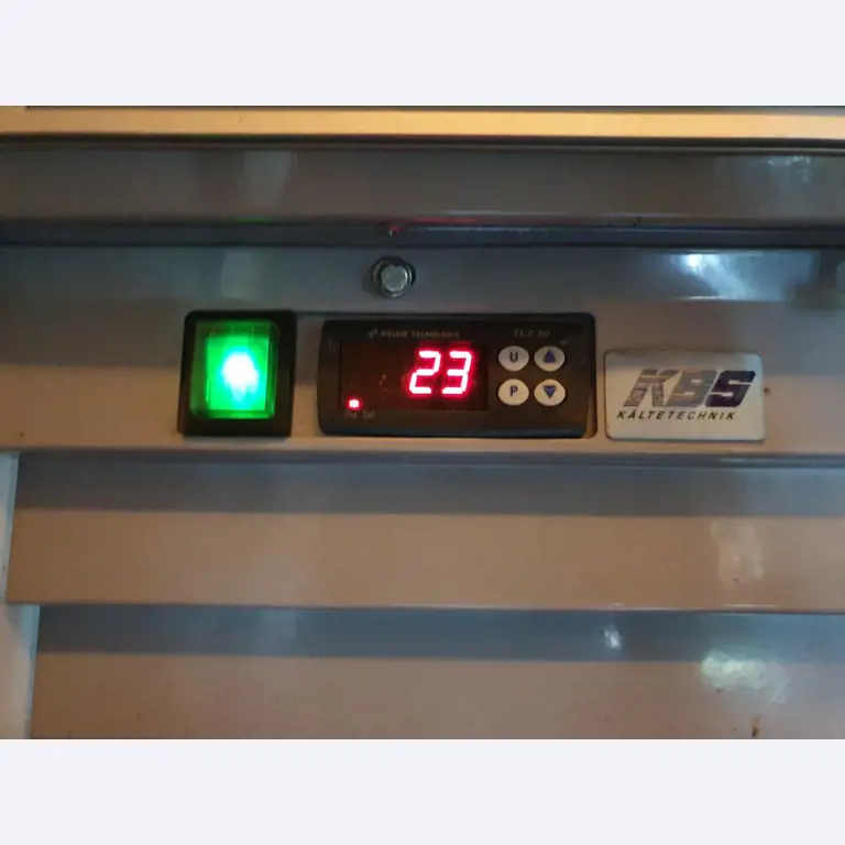 strojní a provozní vybavení jídelen / stravovacích zařízení / a dílen-7