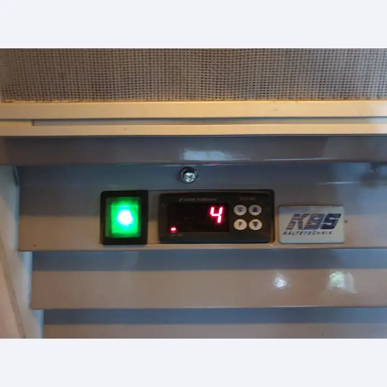 strojní a provozní vybavení jídelen / stravovacích zařízení / a dílen-8