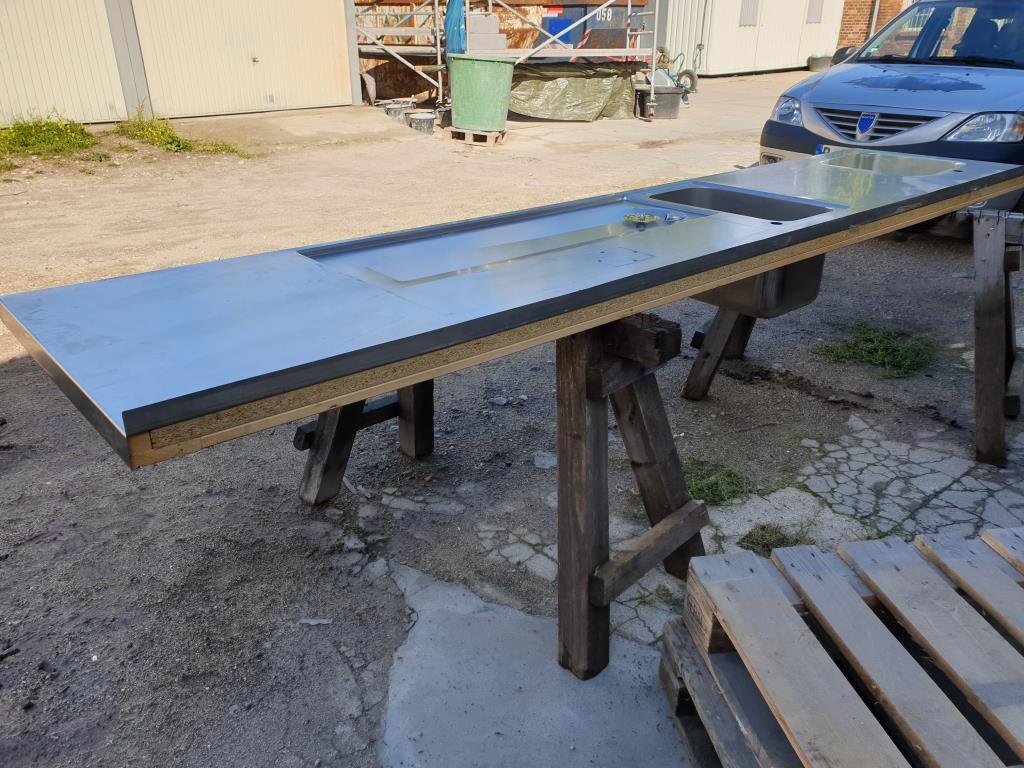 Maschinelle und betriebliche Einrichtung aus dem Großküchen-/ Gastronomie- / und Werkstattbereich-2