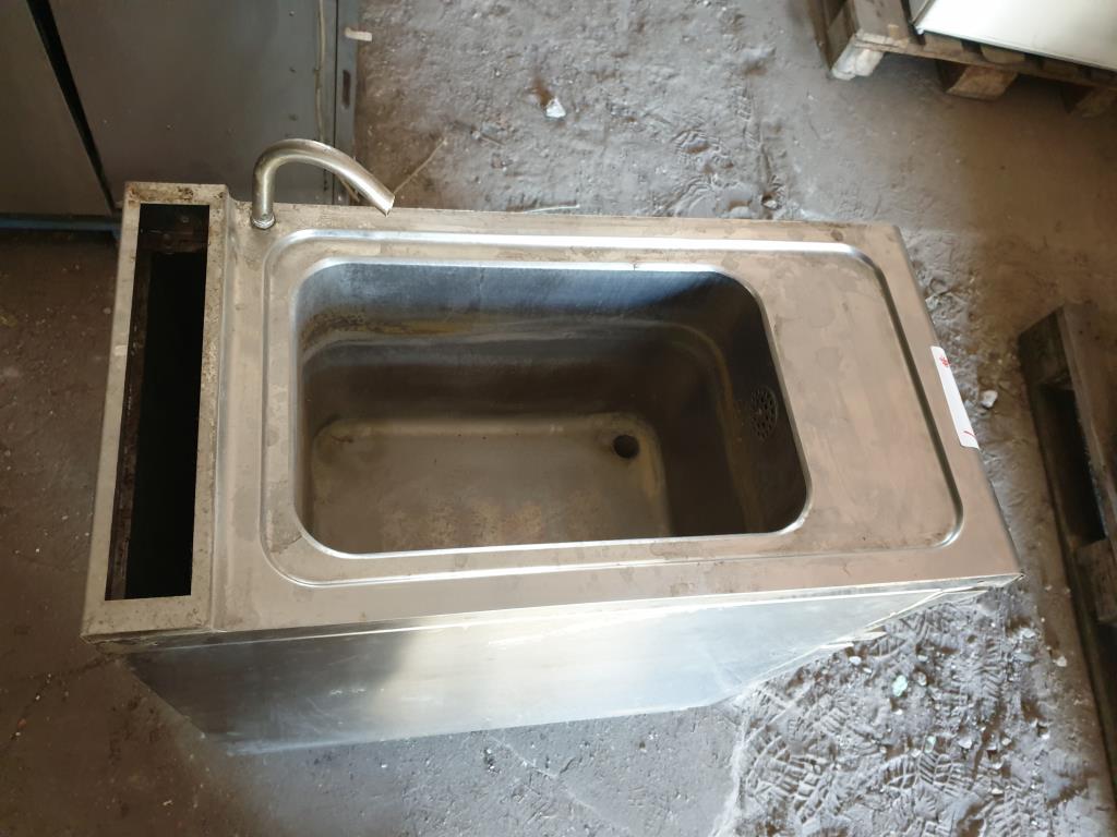 strojní a provozní vybavení jídelen / stravovacích zařízení / a dílen-11