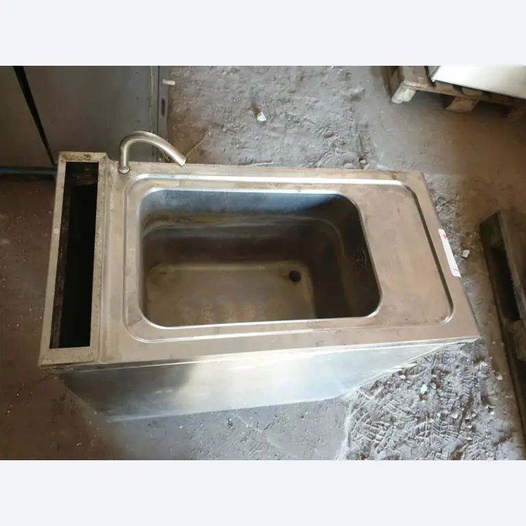 Sprzęt mechaniczny i operacyjny z sektora stołówek, kuchni, cateringu i warsztatów-11