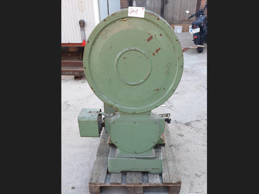 strojní a provozní vybavení jídelen / stravovacích zařízení / a dílen-2