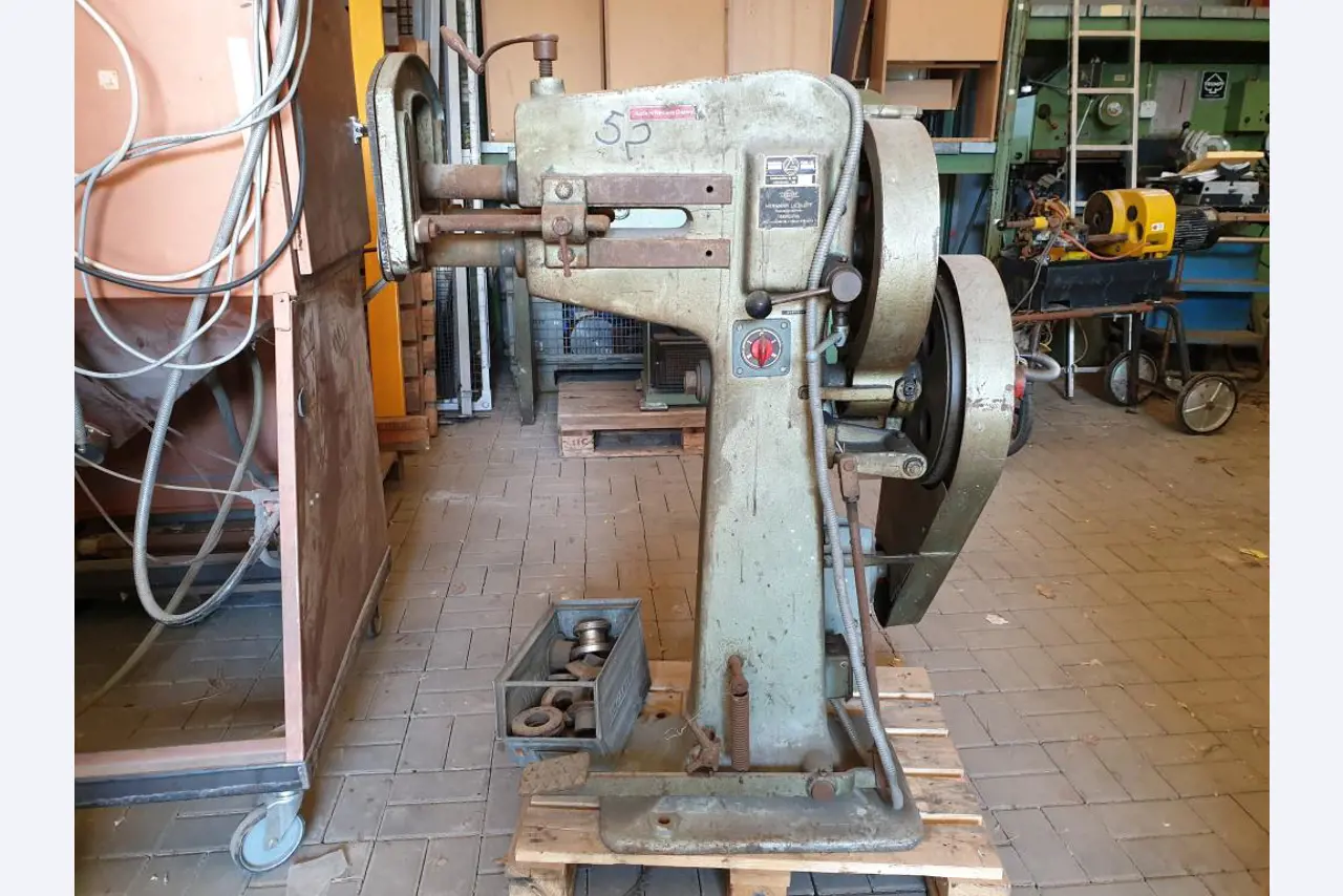 Maschinelle und betriebliche Einrichtung aus dem Großküchen-/ Gastronomie- / und Werkstattbereich-1