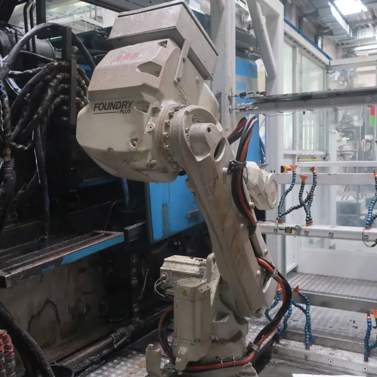 Industrieroboter (Entnahmeroboter) ABB IRB4600-60/2.05 Foundry