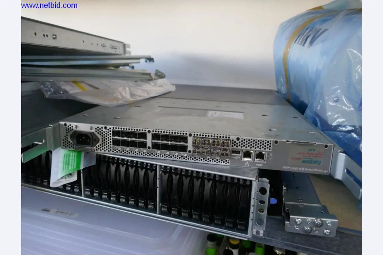 Liquidation partielle d'équipement de bureau et de matériel informatique de haute qualité-3