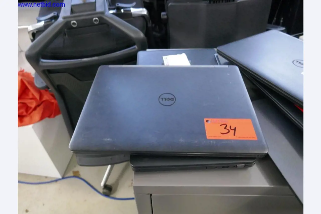 Liquidation partielle d'équipement de bureau et de matériel informatique de haute qualité-12