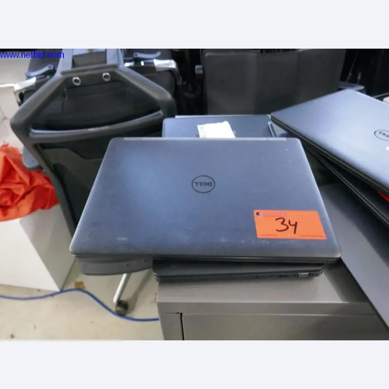 Liquidation partielle d'équipement de bureau et de matériel informatique de haute qualité-12