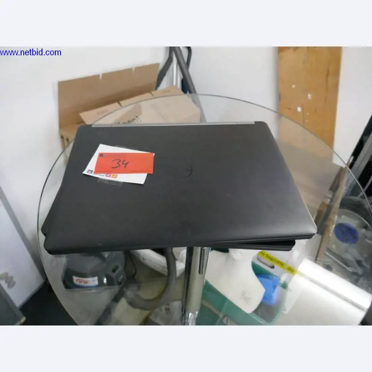 Liquidation partielle d'équipement de bureau et de matériel informatique de haute qualité-18