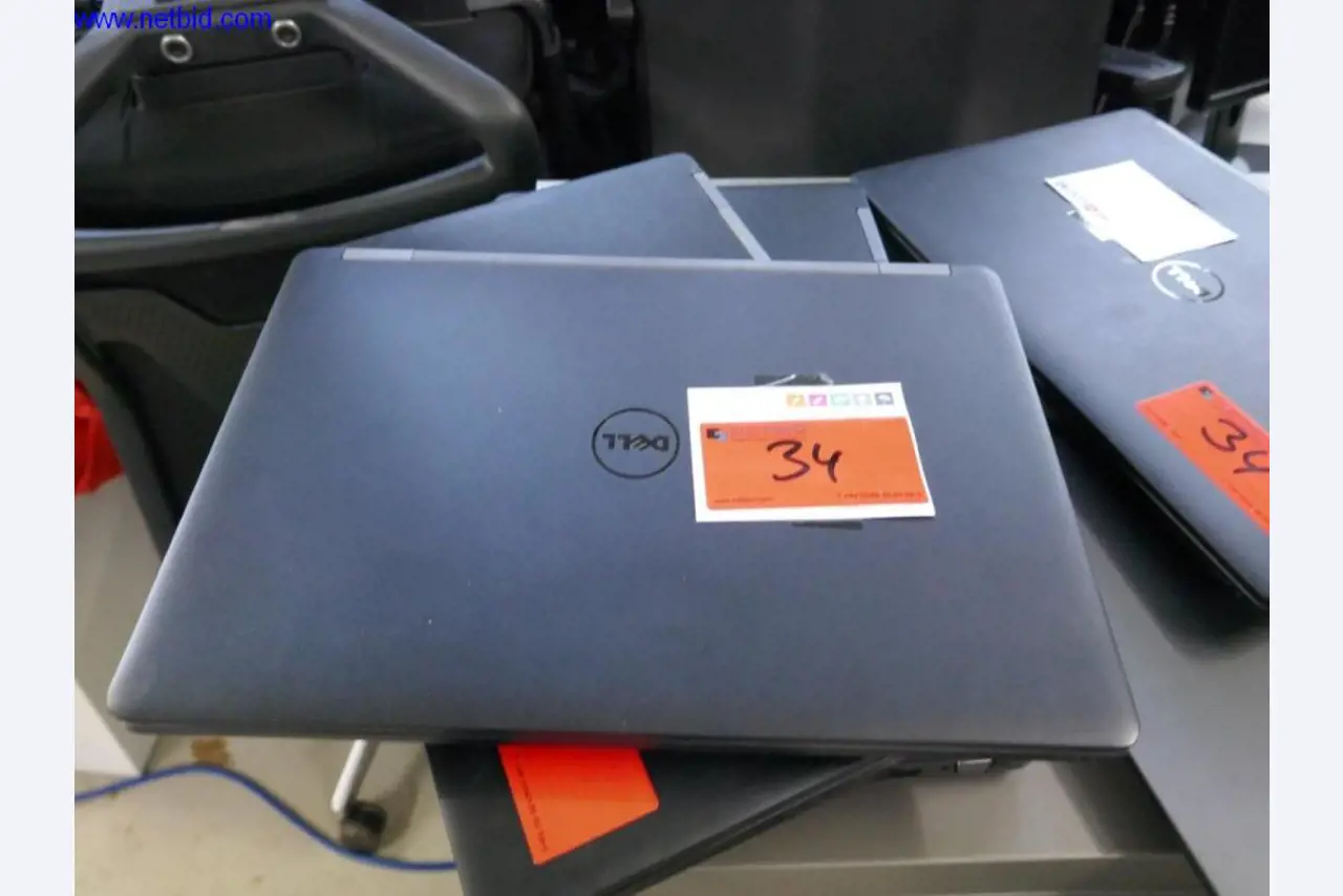 Liquidation partielle d'équipement de bureau et de matériel informatique de haute qualité-8