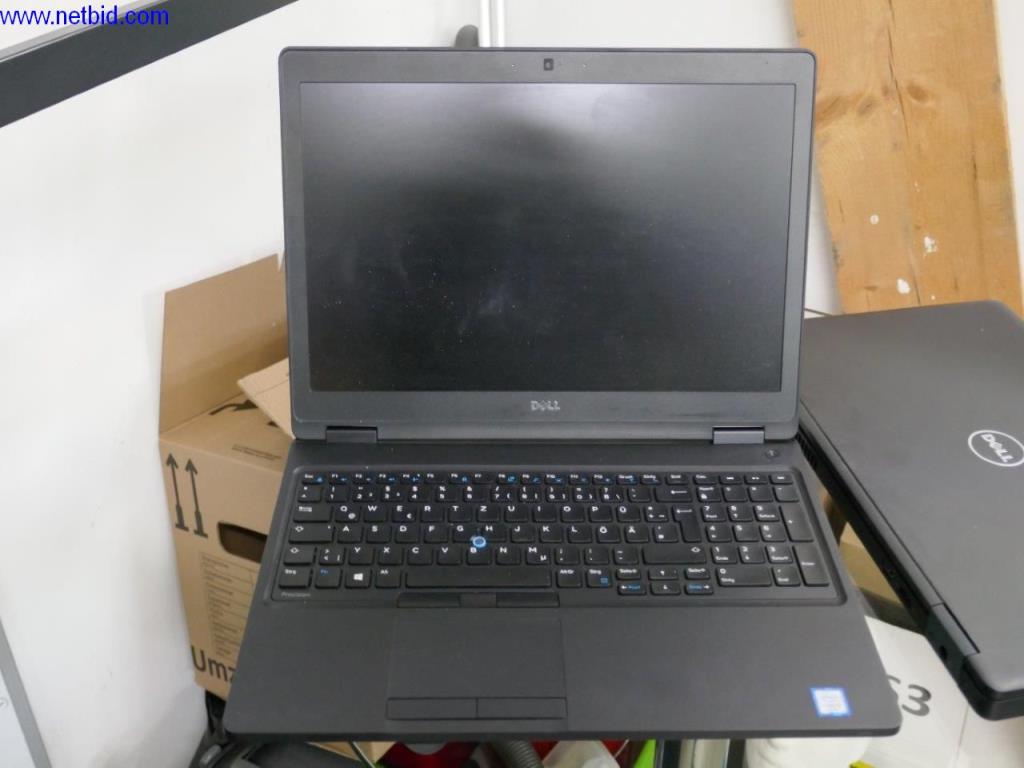 Partial liquidation of high-quality office equipment and hardware-12