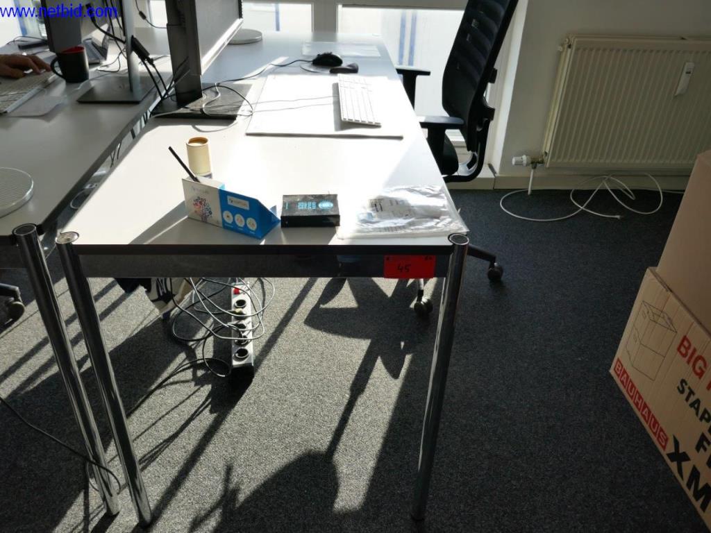 Partial liquidation of high-quality office equipment and hardware-3