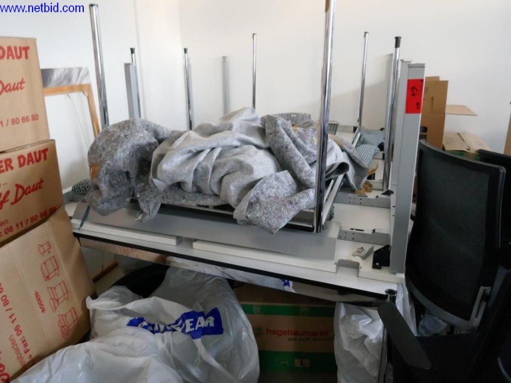 Liquidação parcial de equipamento e material de escritório de alta qualidade-1