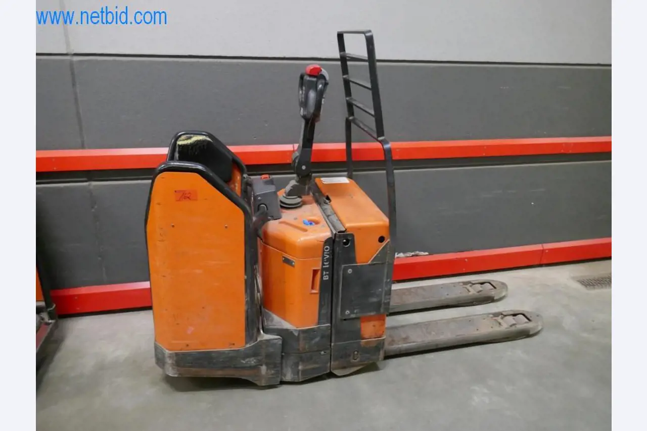 Máquinas y equipos técnicos del sector alimentario en buen estado de conservación-1