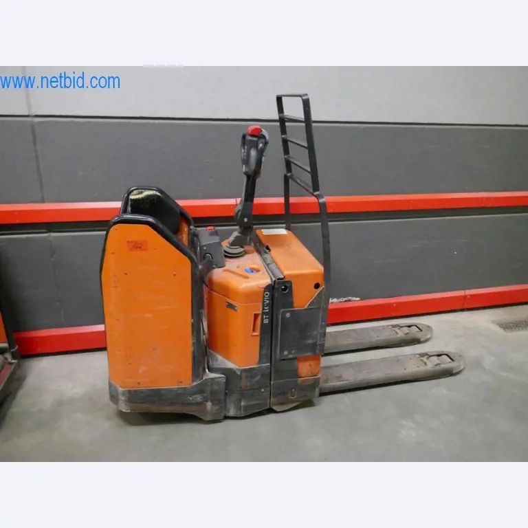 Máquinas y equipos técnicos del sector alimentario en buen estado de conservación-1