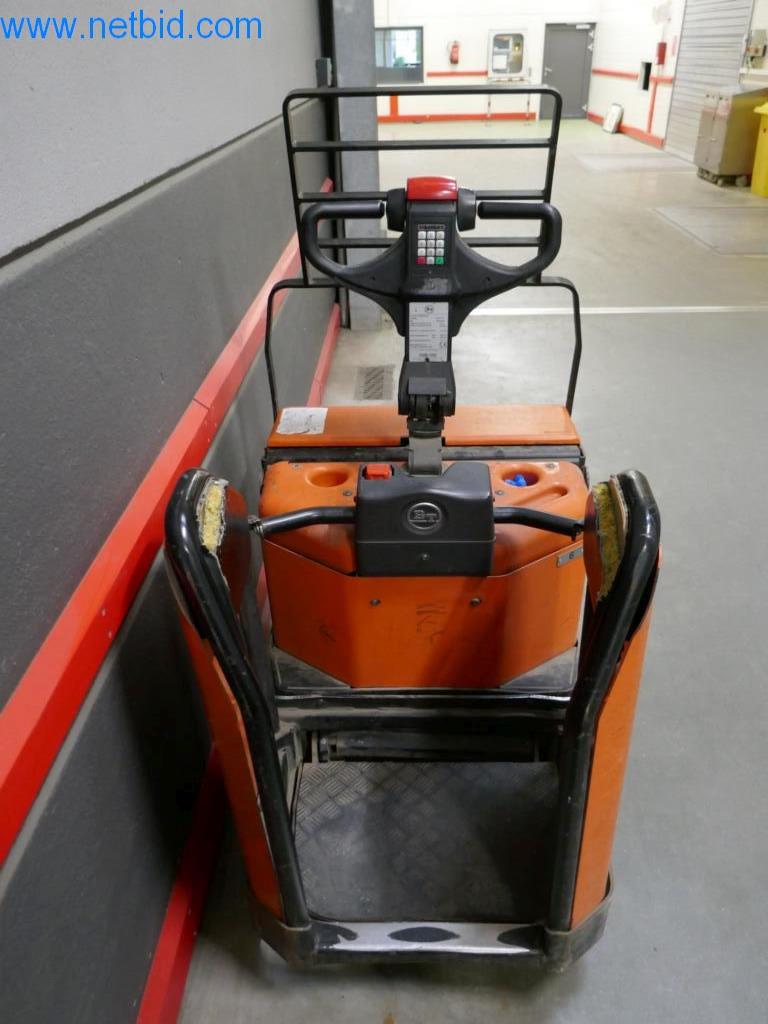 Máquinas y equipos técnicos del sector alimentario en buen estado de conservación-2