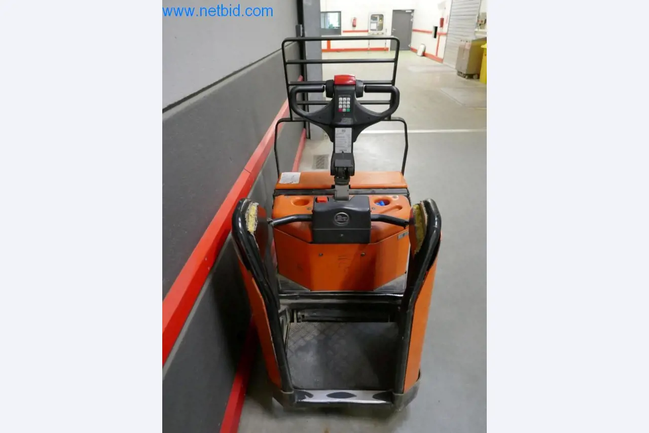 Máquinas y equipos técnicos del sector alimentario en buen estado de conservación-2