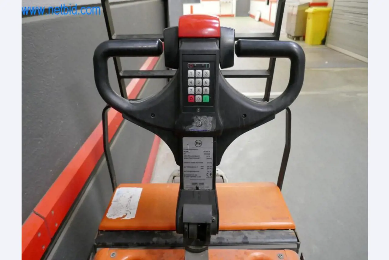 Máquinas y equipos técnicos del sector alimentario en buen estado de conservación-3