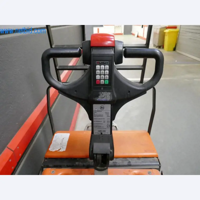 Máquinas y equipos técnicos del sector alimentario en buen estado de conservación-3