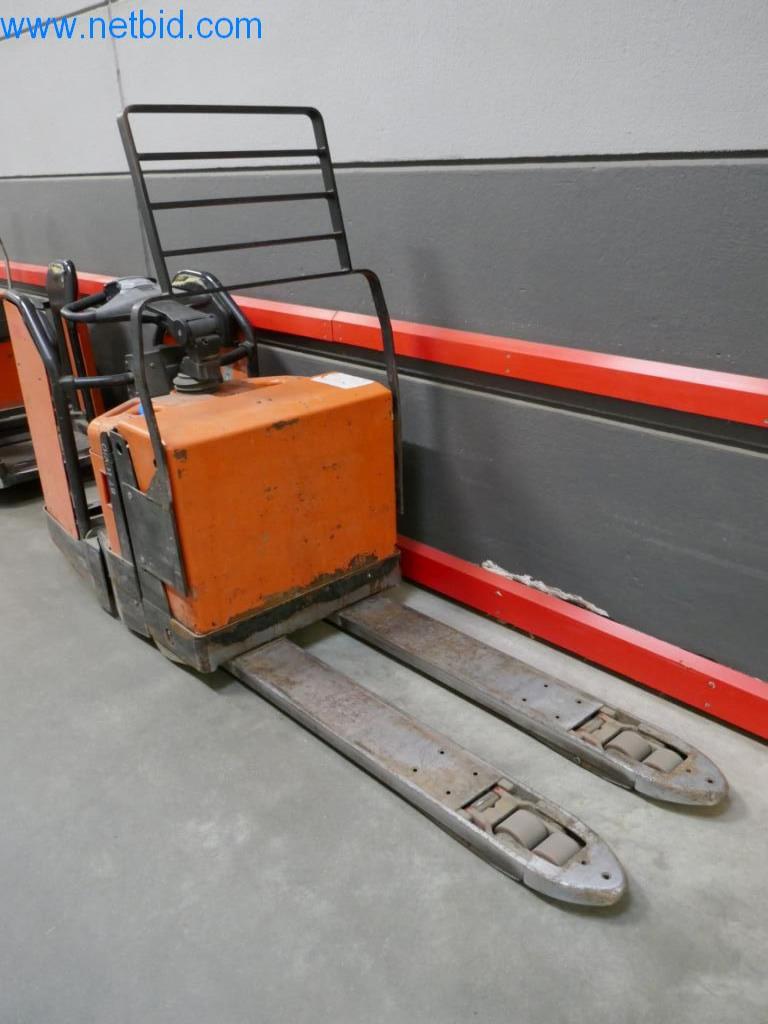 Máquinas y equipos técnicos del sector alimentario en buen estado de conservación-6