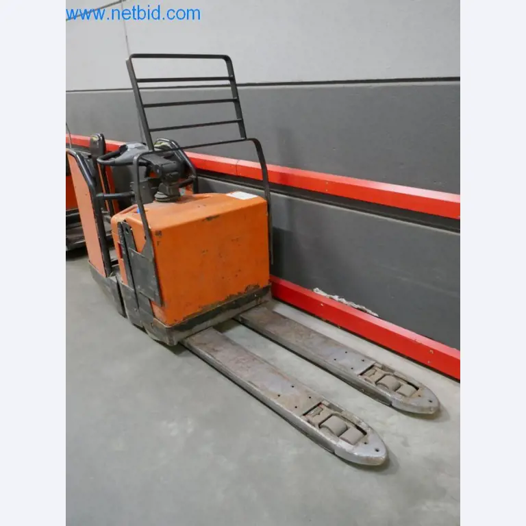 Máquinas y equipos técnicos del sector alimentario en buen estado de conservación-6