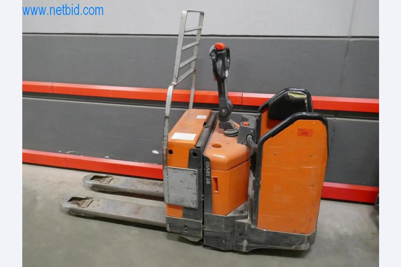 Máquinas y equipos técnicos del sector alimentario en buen estado de conservación-1