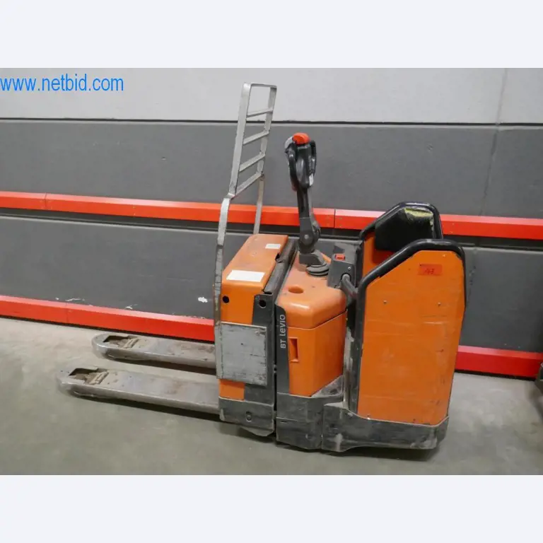 Máquinas y equipos técnicos del sector alimentario en buen estado de conservación-1