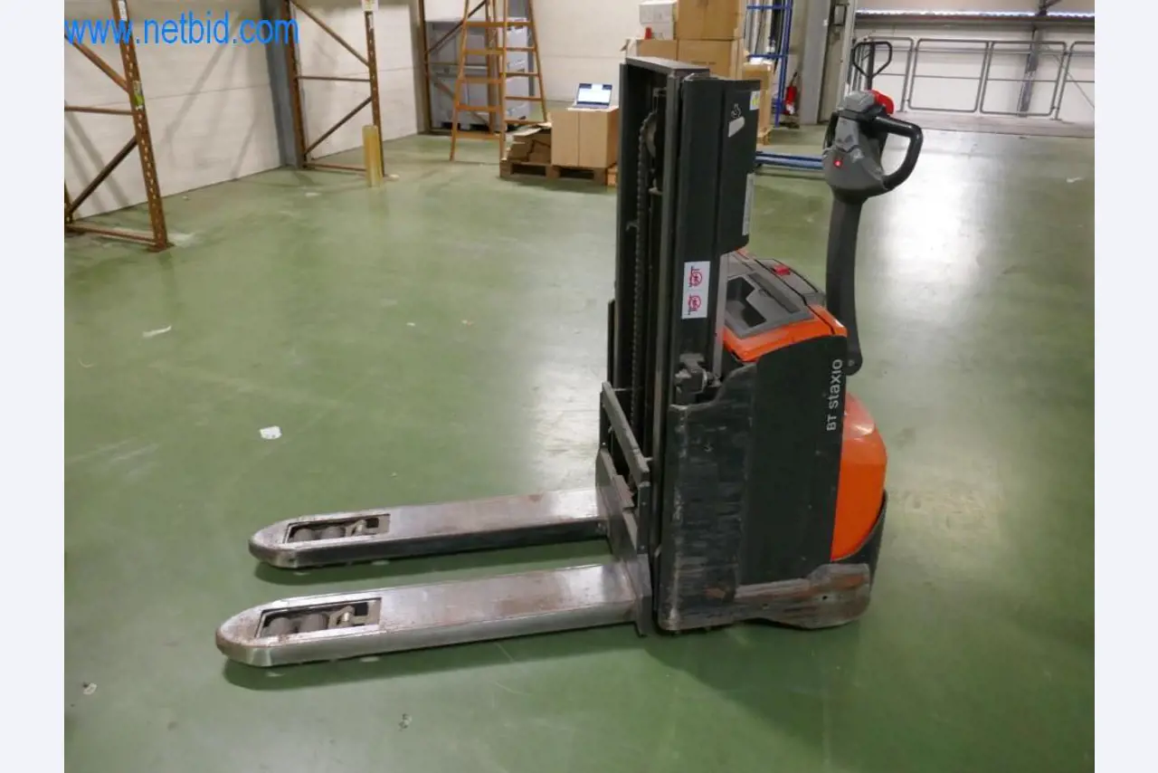 Máquinas y equipos técnicos del sector alimentario en buen estado de conservación-1