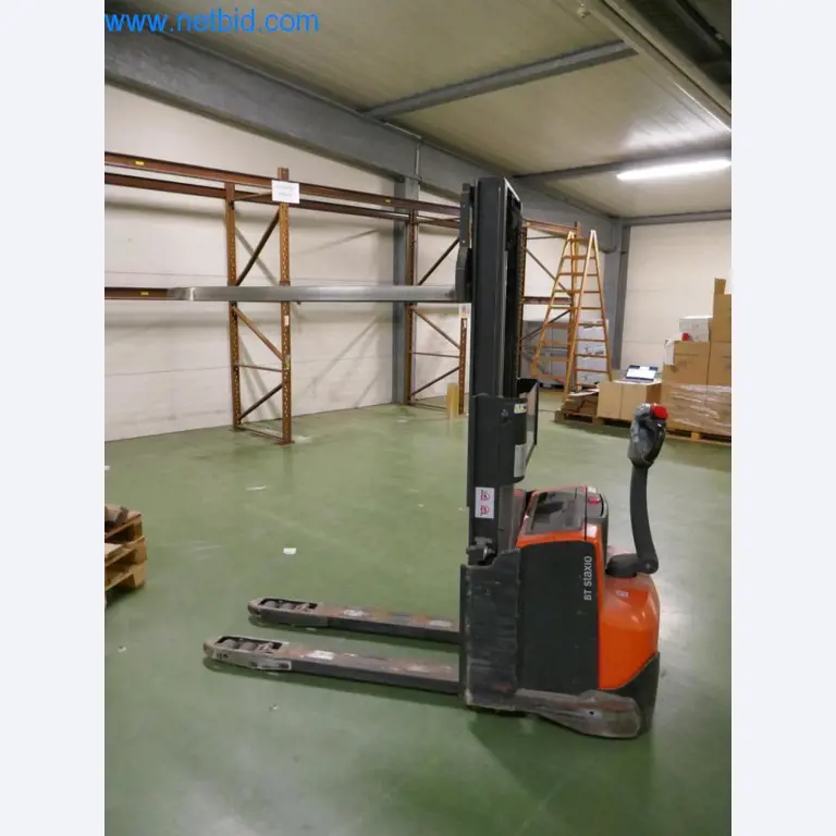 Máquinas y equipos técnicos del sector alimentario en buen estado de conservación-5