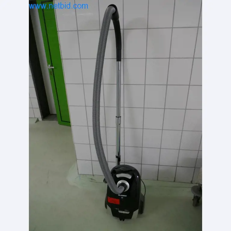 Dobro vzdrževani stroji in tehnična oprema iz živilskopredelovalnega sektorja-1