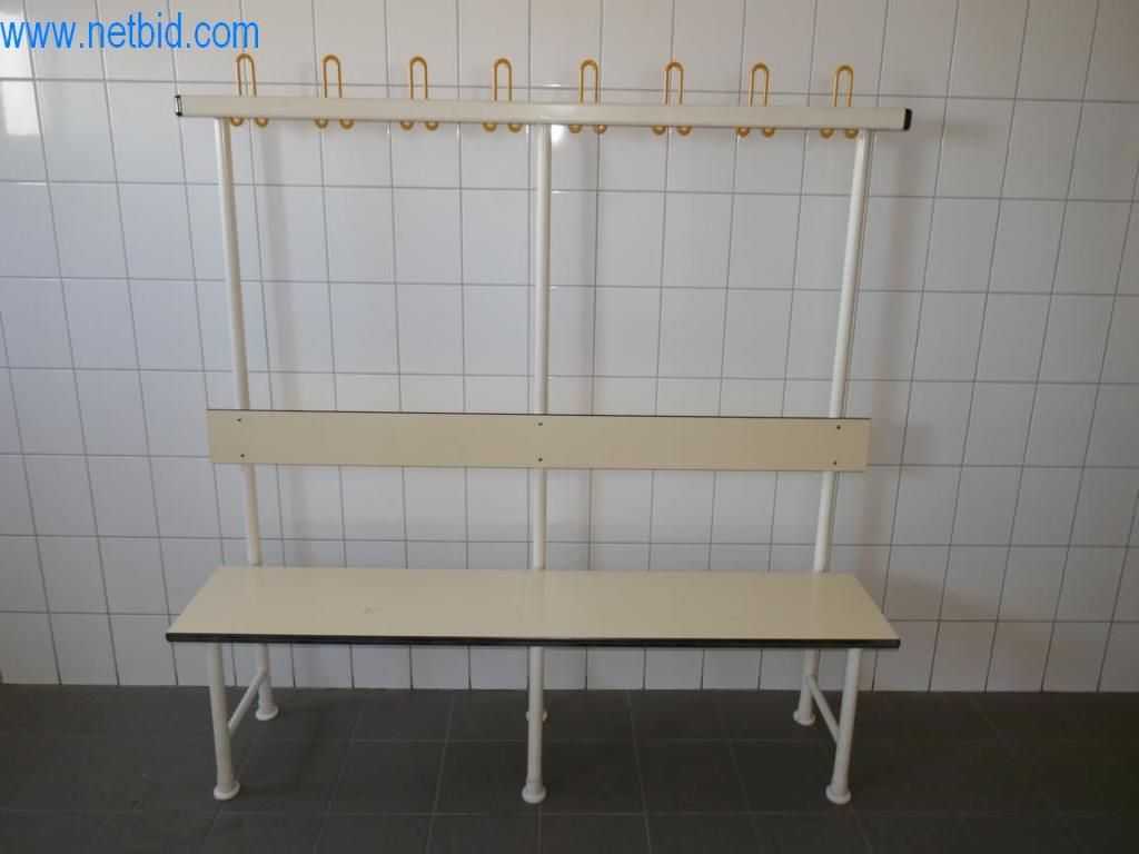 Dobro vzdrževani stroji in tehnična oprema iz živilskopredelovalnega sektorja-3