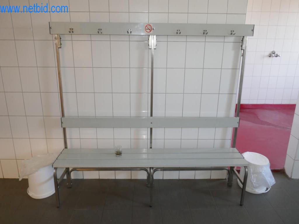 Dobro vzdrževani stroji in tehnična oprema iz živilskopredelovalnega sektorja-5