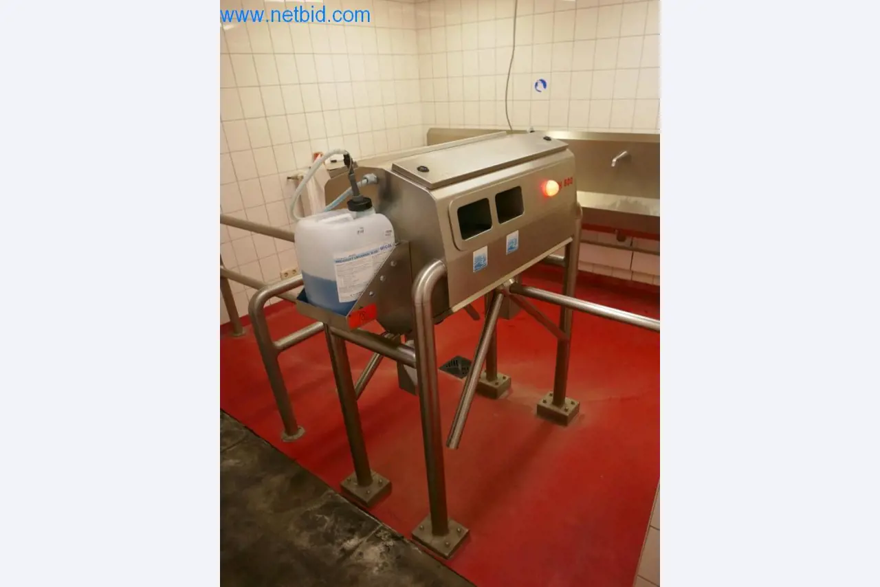 Máquinas y equipos técnicos del sector alimentario en buen estado de conservación-2