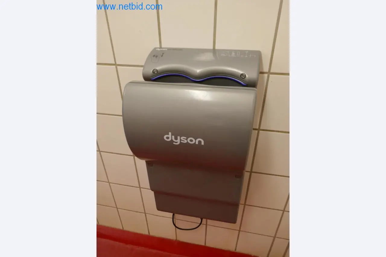 Well-maintained machines and technical systems from the field of food processing-1