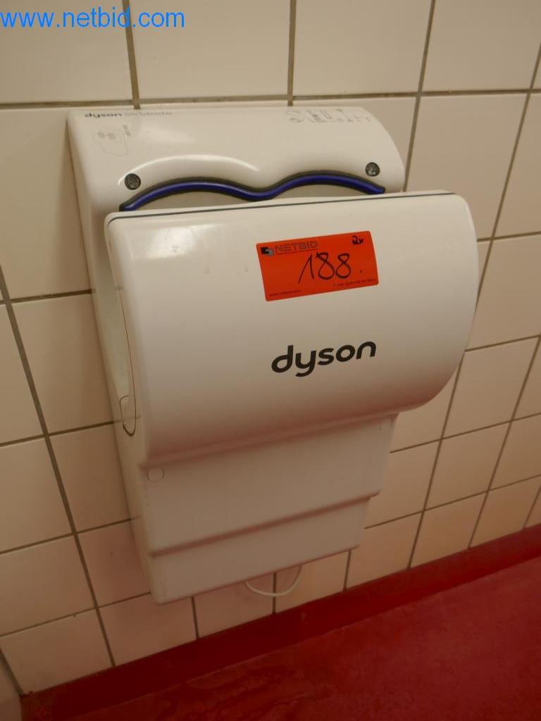 Well-maintained machines and technical systems from the field of food processing-2