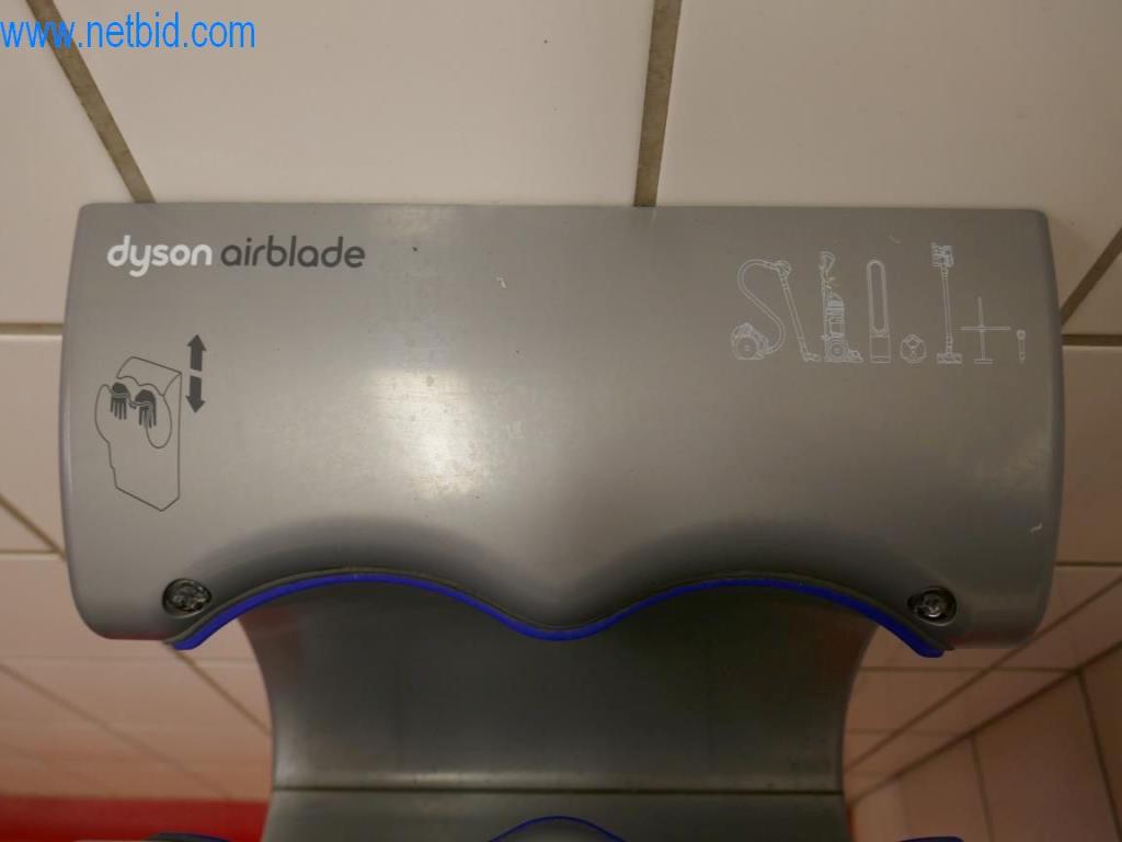 Well-maintained machines and technical systems from the field of food processing-3