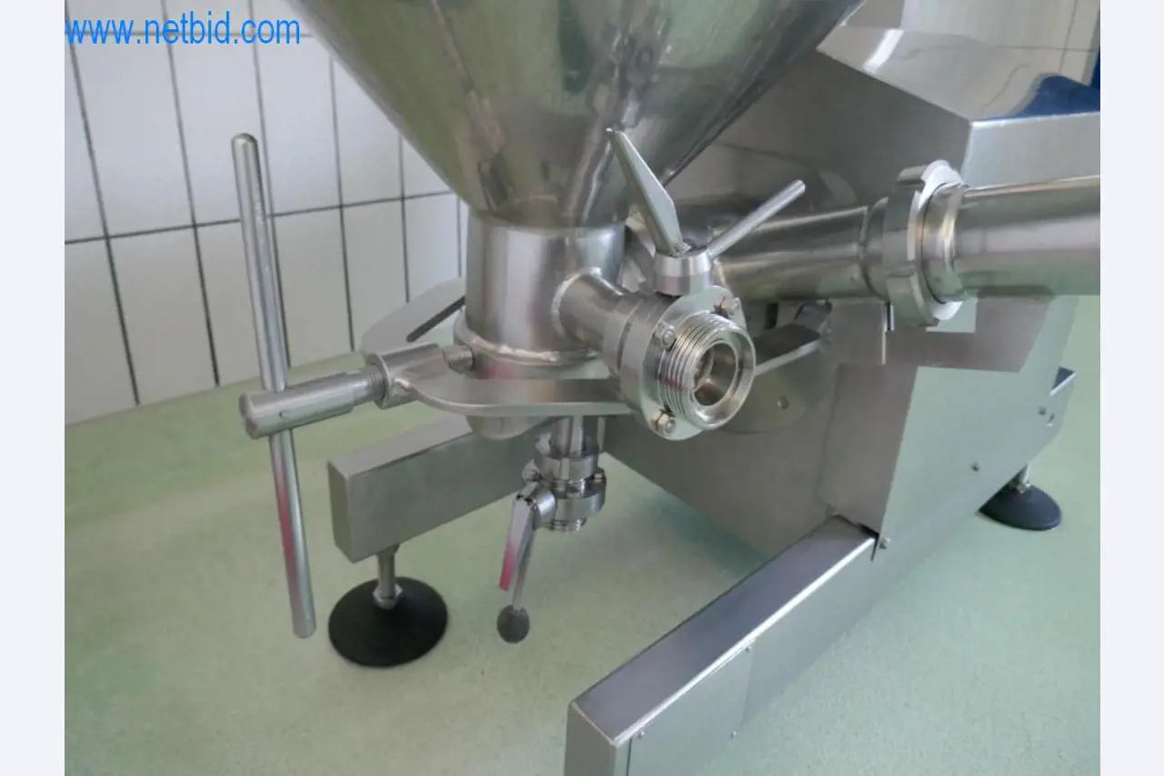 Dobro vzdrževani stroji in tehnična oprema iz živilskopredelovalnega sektorja-3