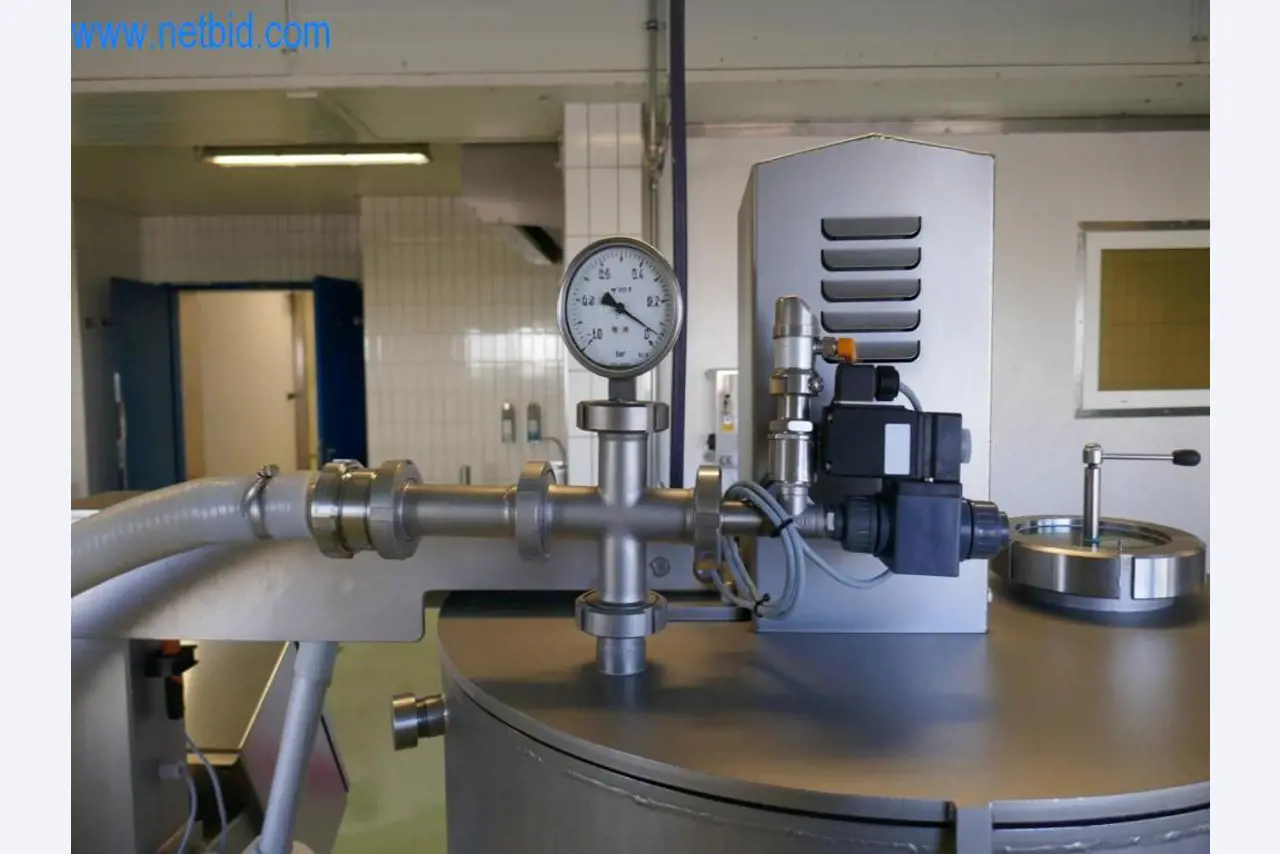 Dobro vzdrževani stroji in tehnična oprema iz živilskopredelovalnega sektorja-7