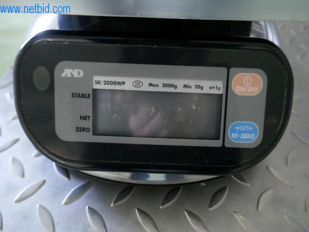 Máquinas y equipos técnicos del sector alimentario en buen estado de conservación-12