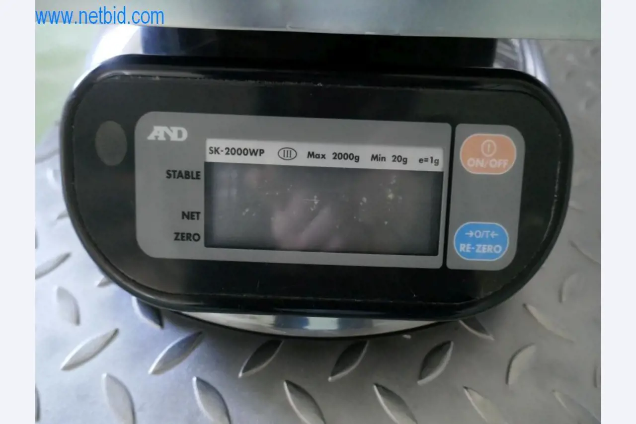 Máquinas e equipamentos técnicos do sector agroalimentar em bom estado de conservação-12