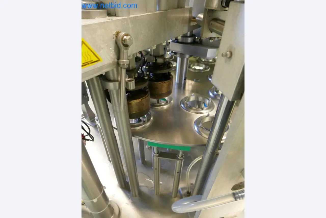 Máquinas e equipamentos técnicos do sector agroalimentar em bom estado de conservação-6