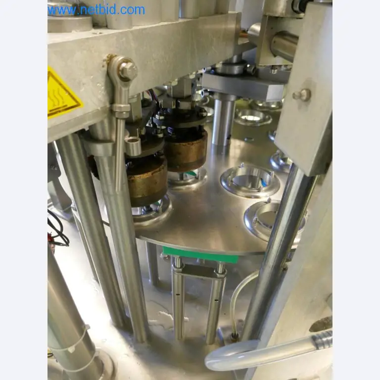 Máquinas e equipamentos técnicos do sector agroalimentar em bom estado de conservação-6