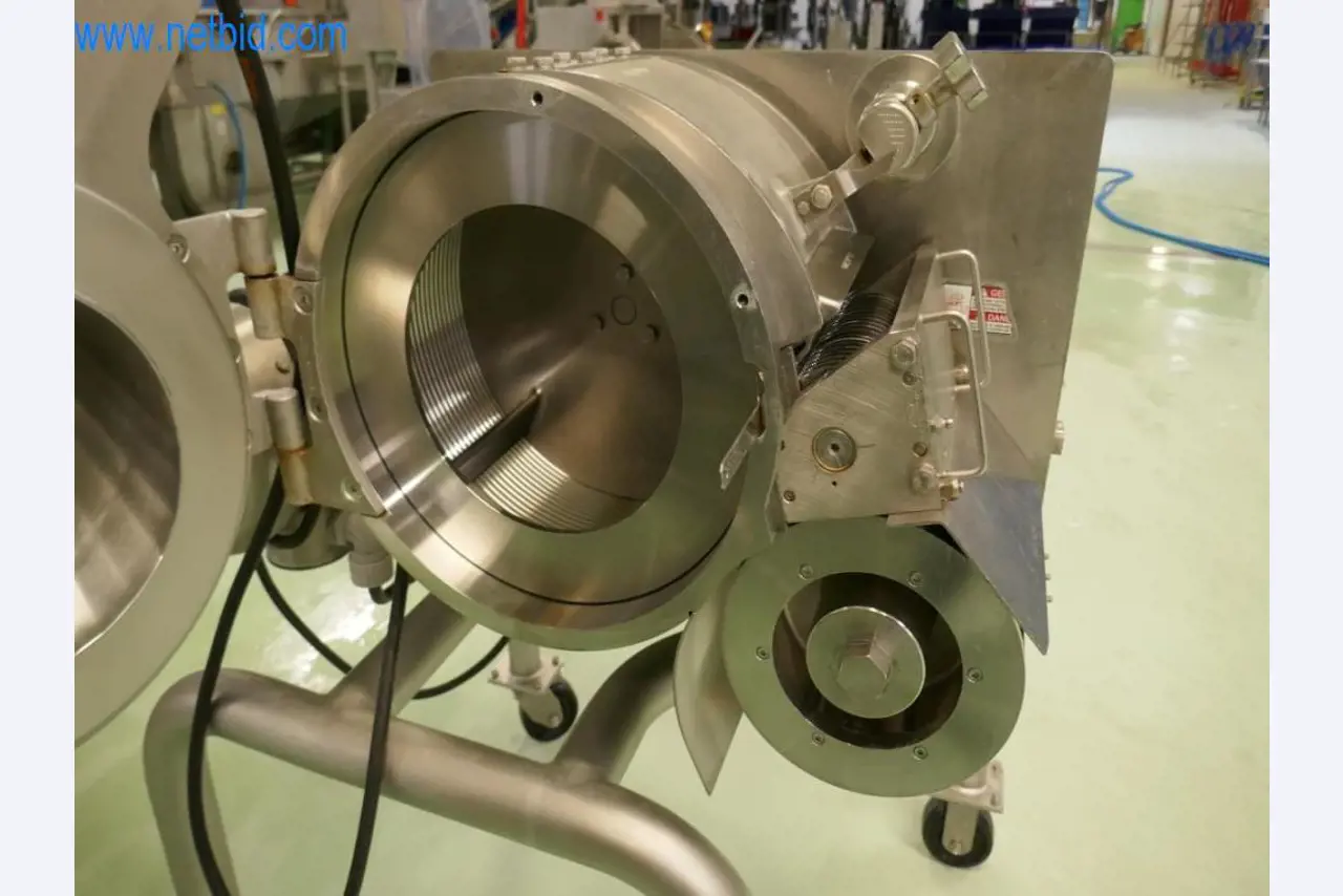 Dobro vzdrževani stroji in tehnična oprema iz živilskopredelovalnega sektorja-3