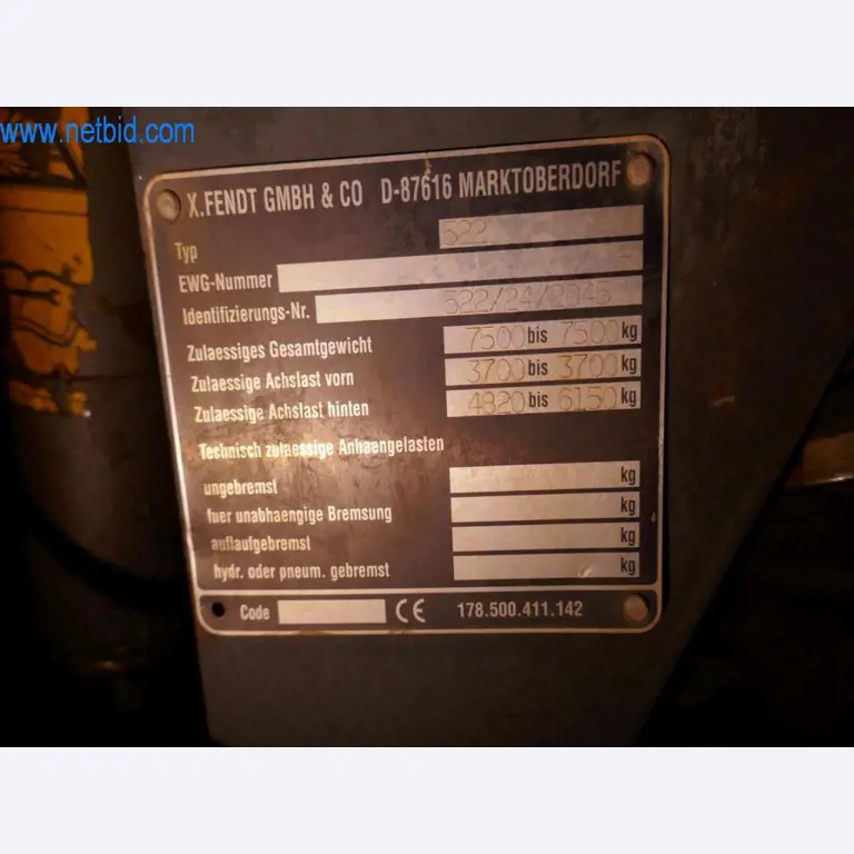 Máquinas e equipamentos técnicos do sector agroalimentar em bom estado de conservação-11