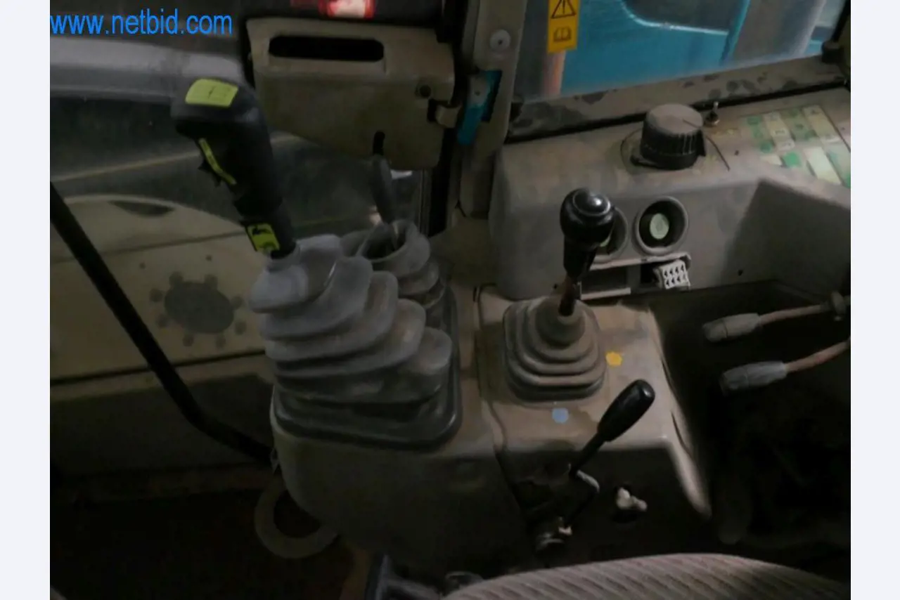 Máquinas e equipamentos técnicos do sector agroalimentar em bom estado de conservação-5